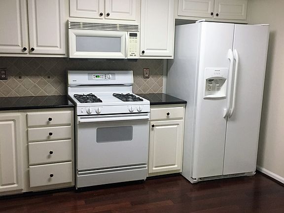 5th image of 900 Charnell Dr APT 303