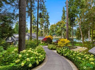 10512 NE Country Club Rd, Bainbridge Island, WA 98110