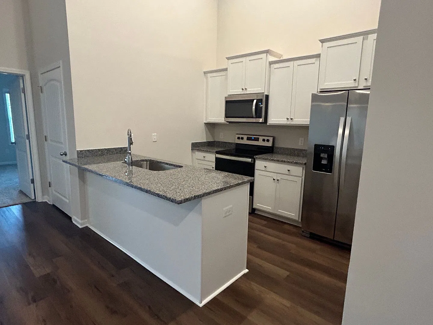 New One Level Townhome — Photo 4