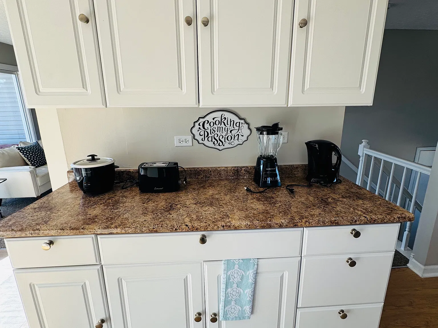 7 bed, 2200 sqft, $885 — Photo 3