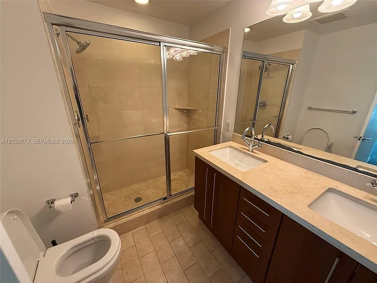 79 SW 12th St #2709 — Photo 4