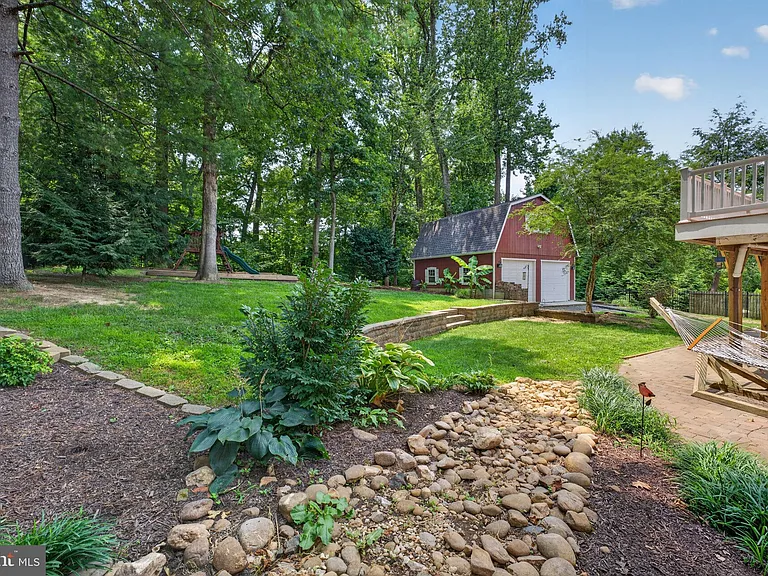 6443 Walters Woods Dr — Photo 62