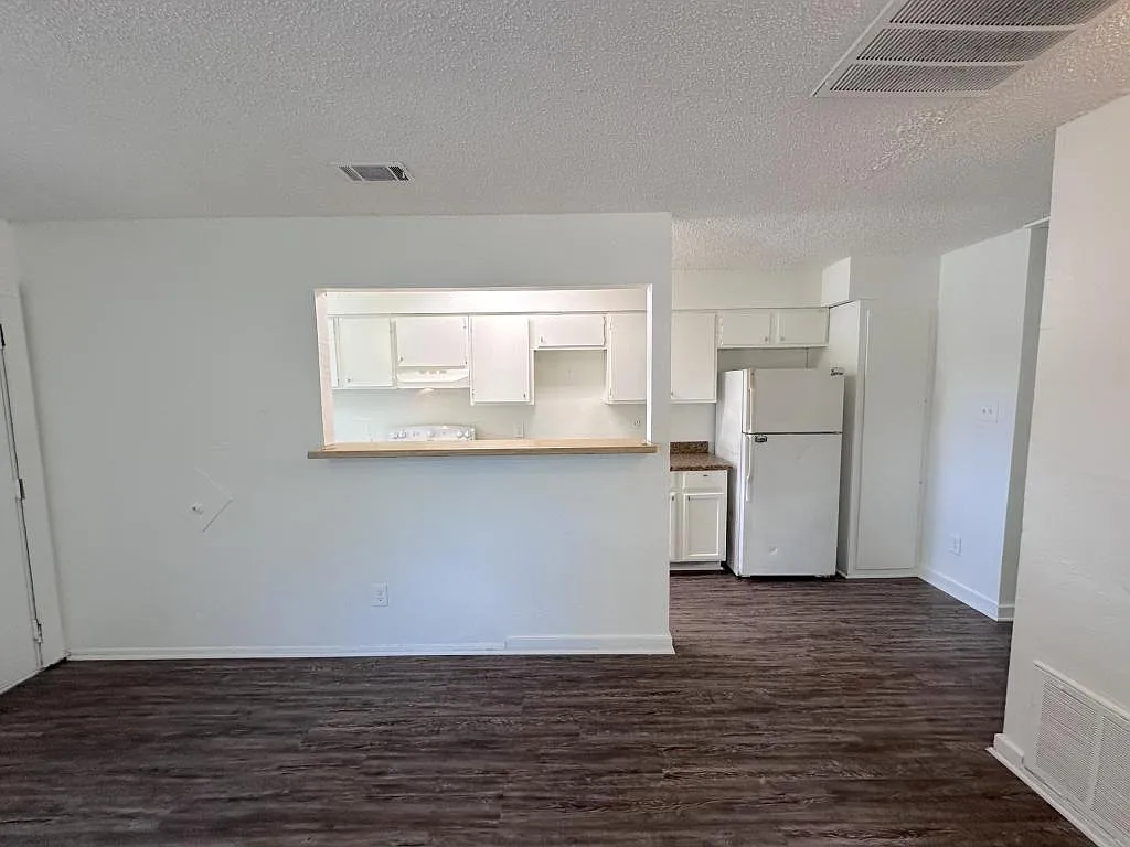 5408 Helmick Ave — Photo 4