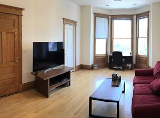 217 W North Ave APT 3, Chicago, IL 60610