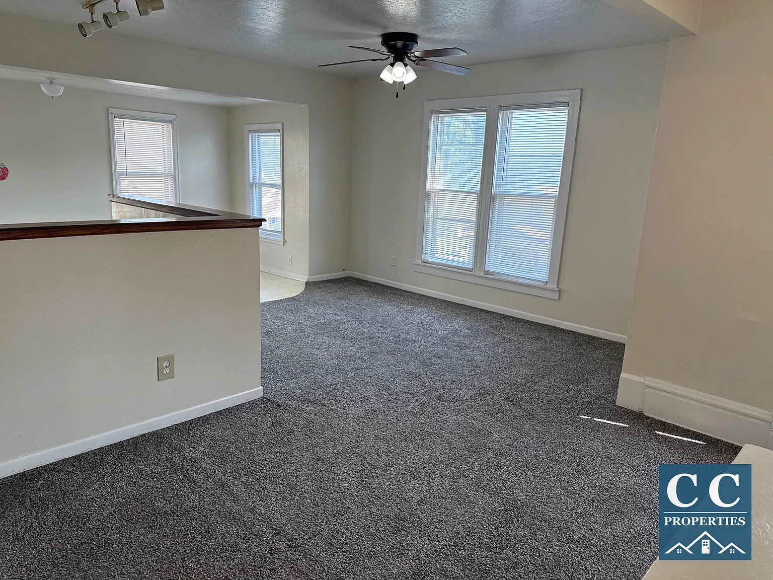 2 bed, $900 — Photo 2