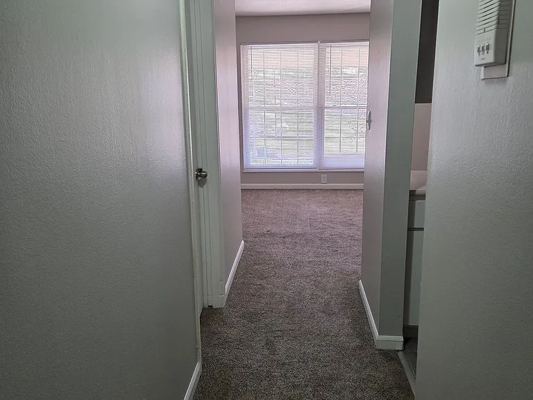 Fountain Lake Apartment Homes — Photo 17