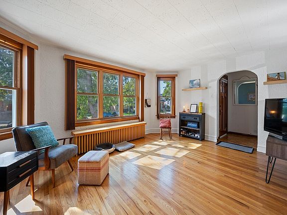 3rd image of 4825 N Merrimac Ave