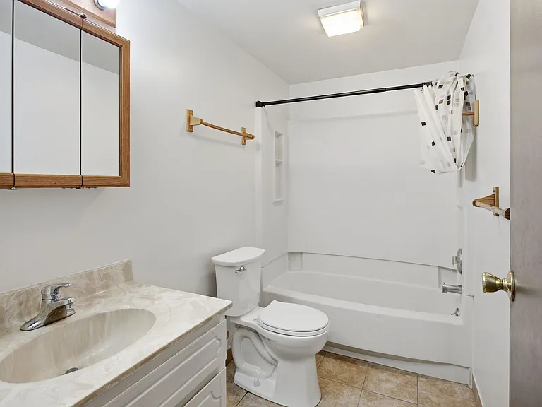 825 South Grand Avenue — Photo 20