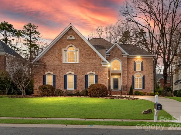 2300 Bonnie Butler Way, Charlotte, NC 28270