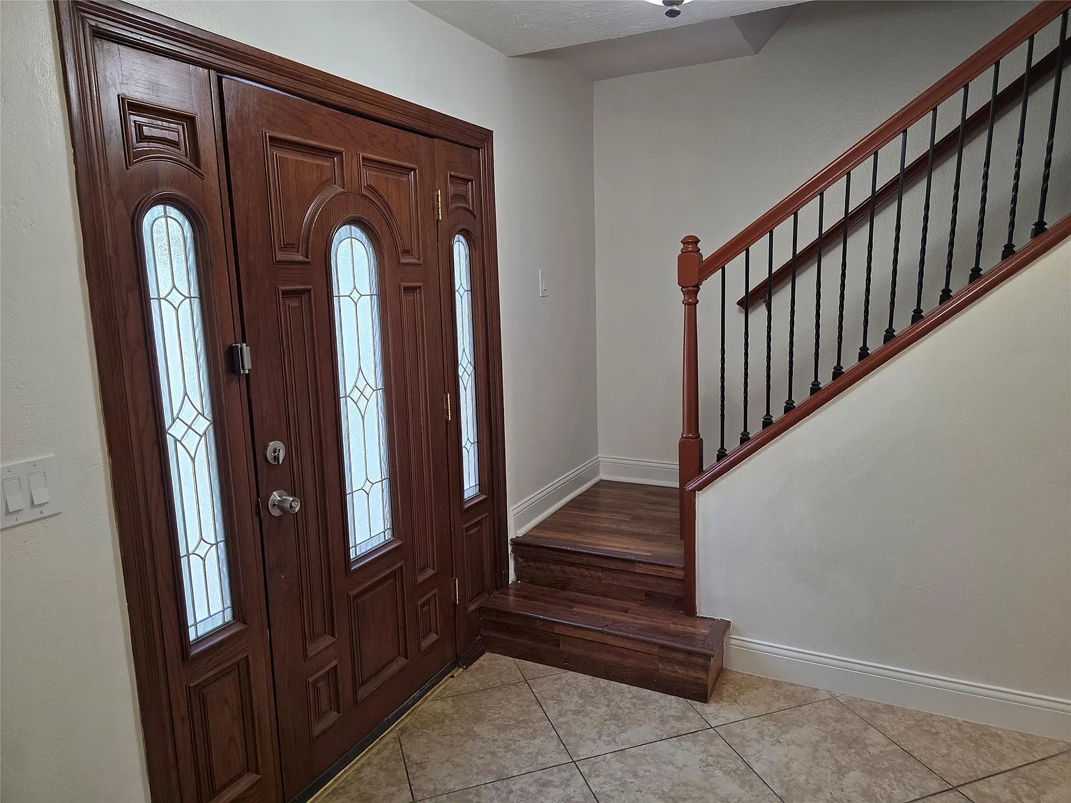 4 bed, 2.5 bath, 2637 sqft, $2,350 — Photo 4