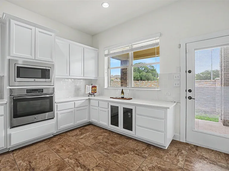 213 Southern Cross Dr — Photo 15