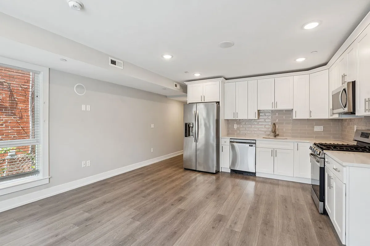 Building Photo - 1309 S 52nd St