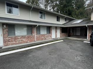 5701 200th St SW #10, Lynnwood, WA 98036
