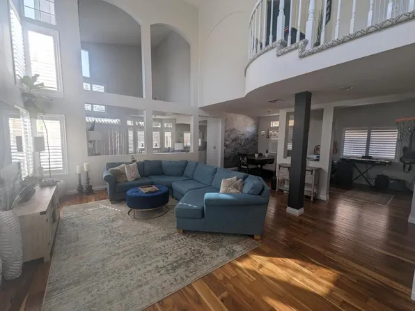 5034 Avenida Playa Cancun, San Diego, CA 92124
