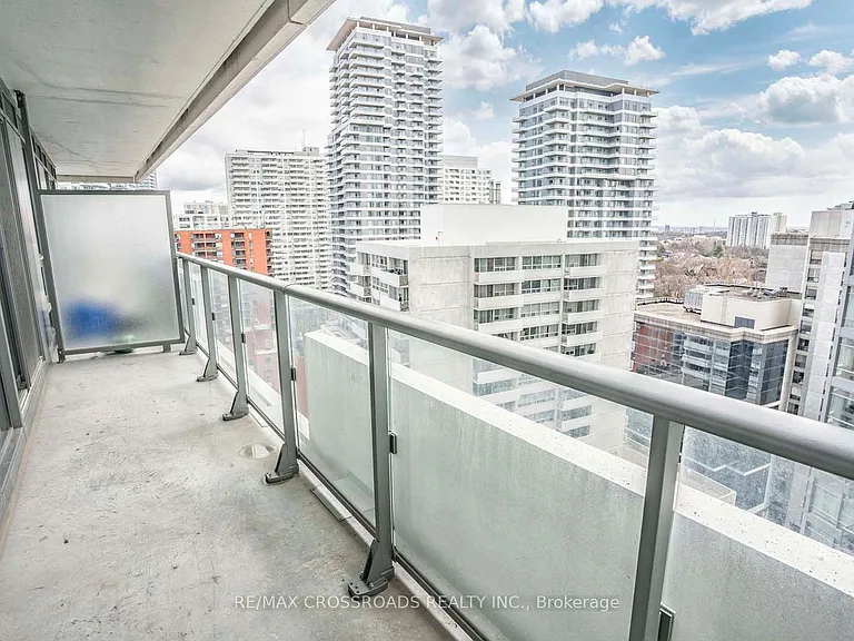 2221 Yonge St #1404 — Photo 14