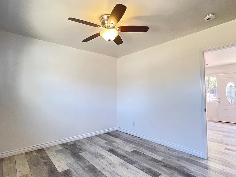 11666 Davis St — Photo 16