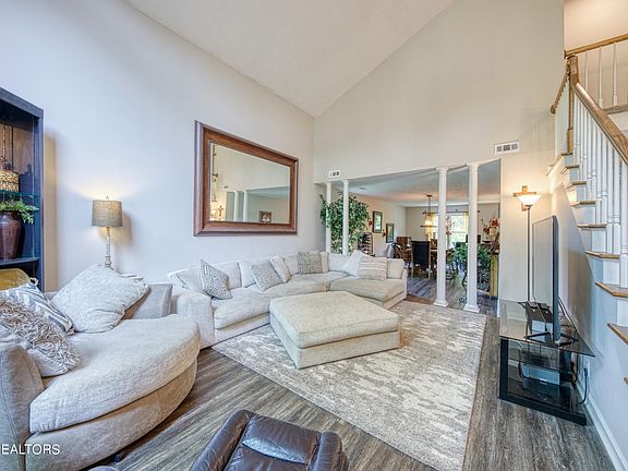 5th image of 308 Sugarwood Dr
