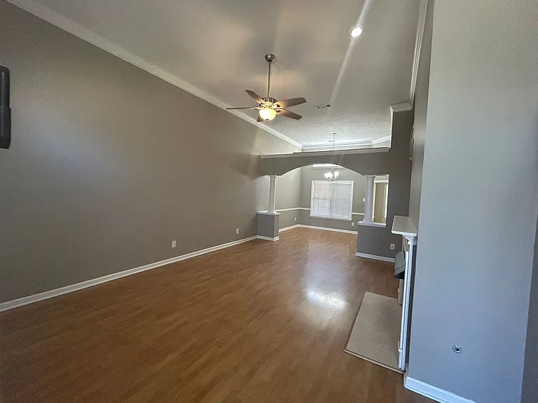 437 Bruins Trce — Photo 4