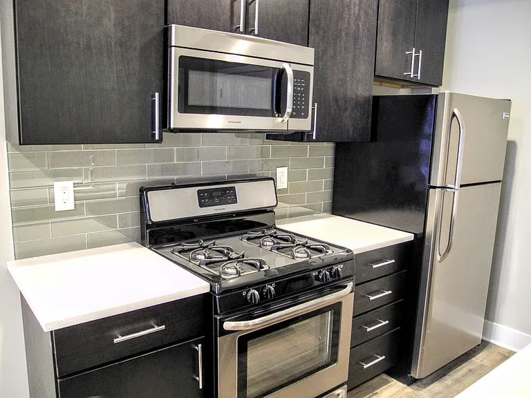 1607 Catherine St — Photo 36