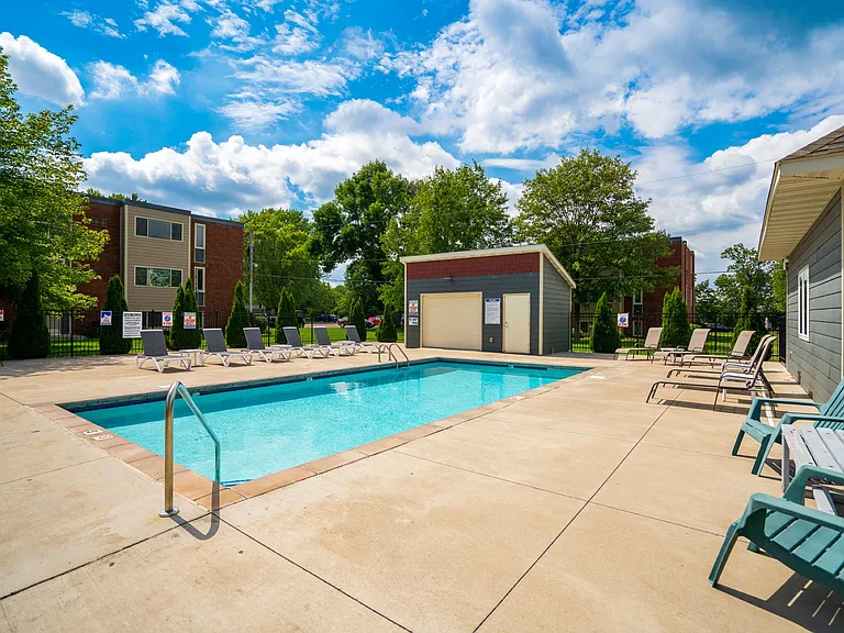 Pinehurst Apartments — Photo 21