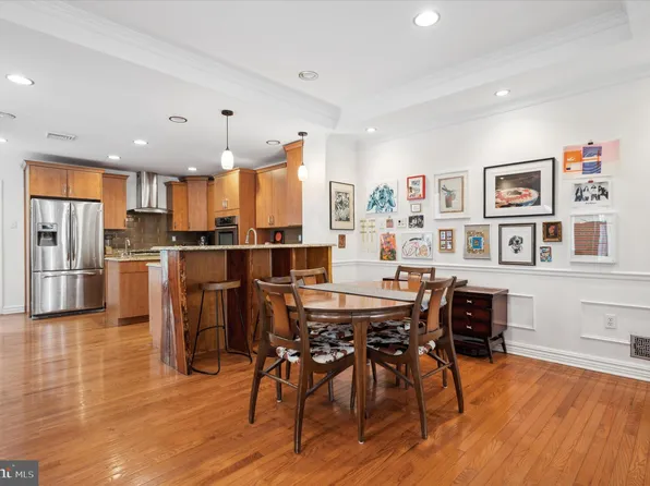 826 S 51st St, Philadelphia, PA 19143