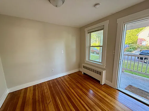 17 Buck St Photo 1