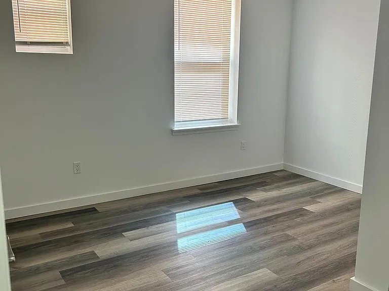 2035 W Toronto St #2 — Photo 5