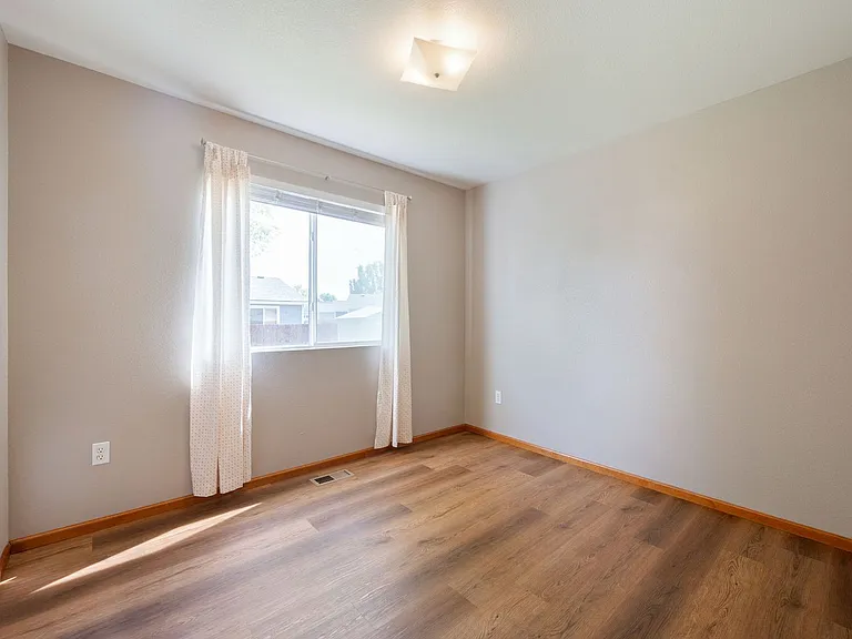 3809 Hamilton Ave — Photo 9