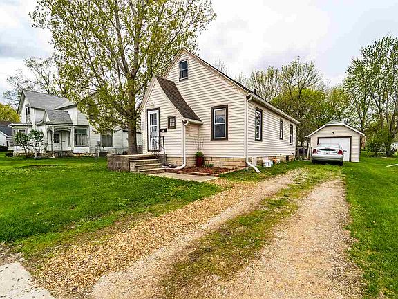 3rd image of 905 6th St
