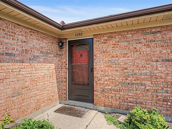 4th image of 1290 Hollowbrook Dr