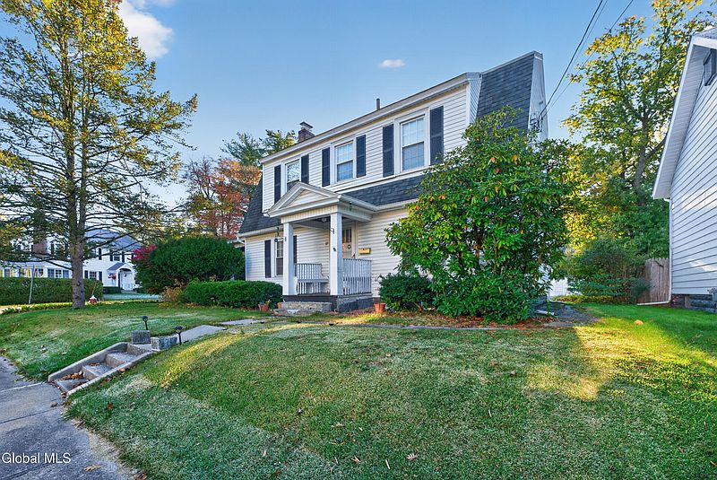 5th image of 17 Cornelius Avenue