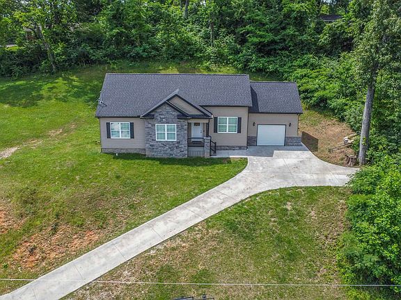 4th image of 524 Westbury Dr