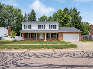 1041 Winhurst Dr, Akron, OH