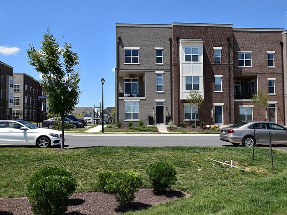 2nd image of 21085 Ashburn Heights Dr