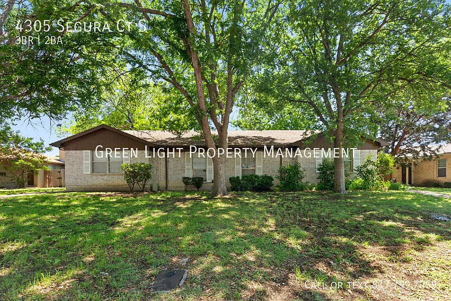 Beautiful duplex unit in Ft. Worth with 3 bd — Photo 1