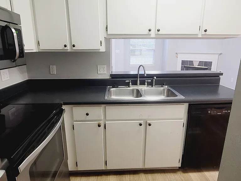 2419 Nugget Ln — Photo 6