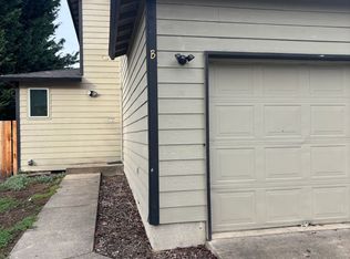 929 S School St, Newberg, OR 97132