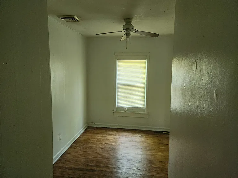 122 Moffatt Ave #3 — Photo 5