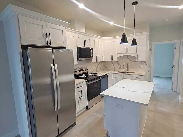 1628 W Blackhawk St #1 — Photo 2