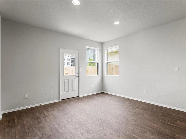 13300 Riding Dr — Photo 13
