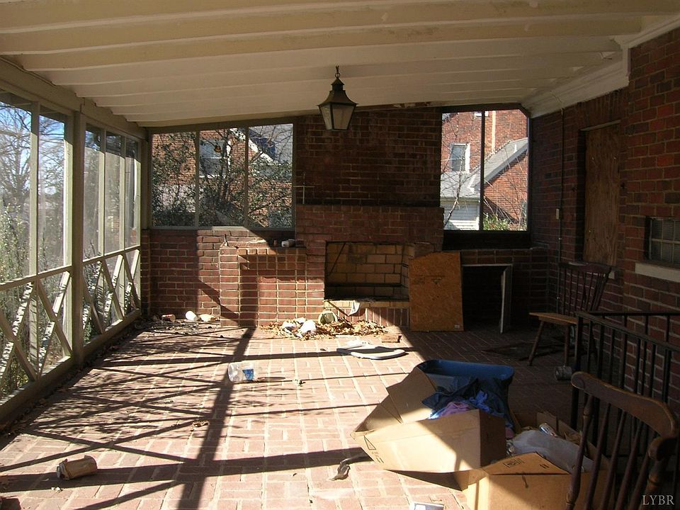 2nd image of 3605 Campbell Ave