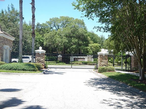 3rd image of 15010 Eaglepark Pl