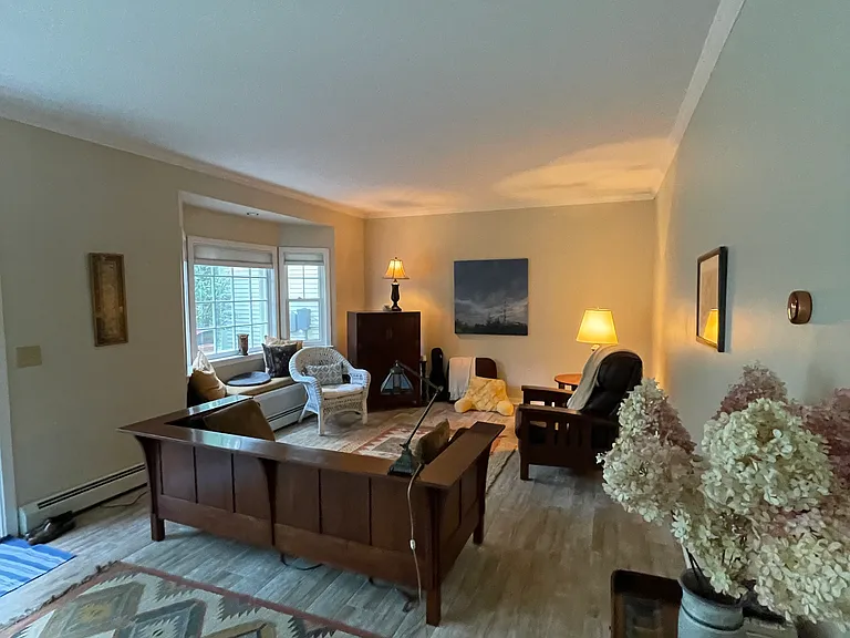 43 Eastman Farm Rd — Photo 2
