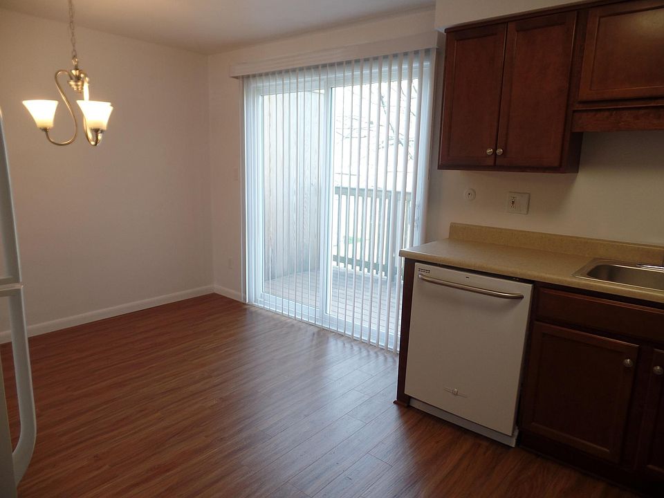 Kitchen-Dining-Balcony