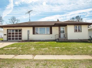 235 E Franklin St, Denver, IA