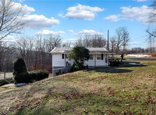 325 E Brewster Rd, Butler, PA 16001