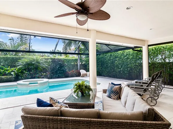 380 5th Ave N, Naples, FL 34102