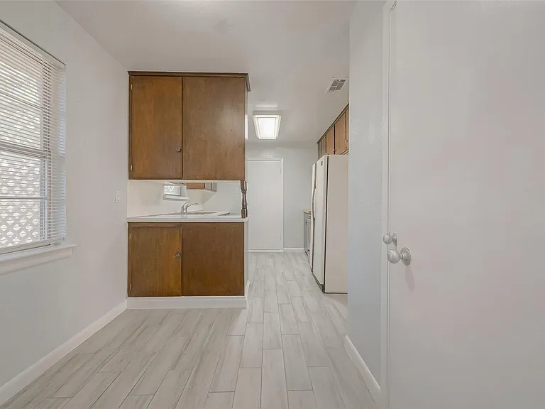 3426 Bradford St — Photo 17