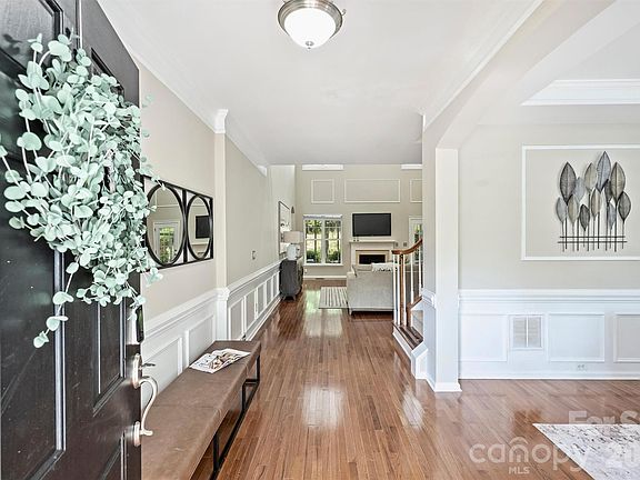 3rd image of 1136 Aringill Ln