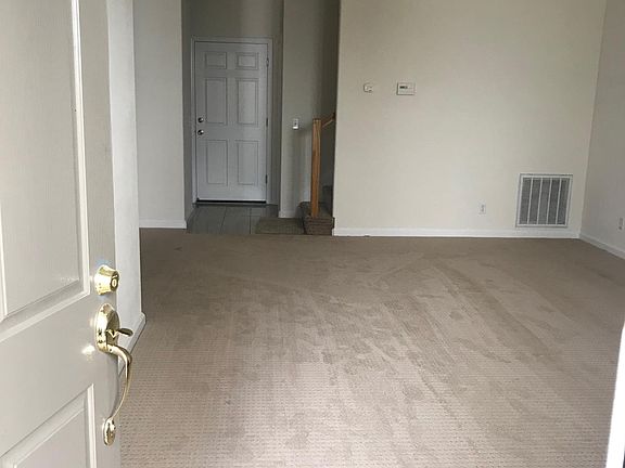 5th image of 12 Flora Ln #12